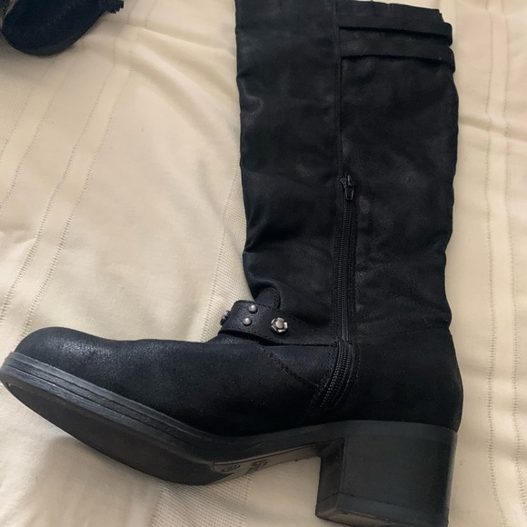 Carlos by Carlos Santana Black Heeled Boots with Chunky Heel and Slouchy Design - Picture 5 of 15